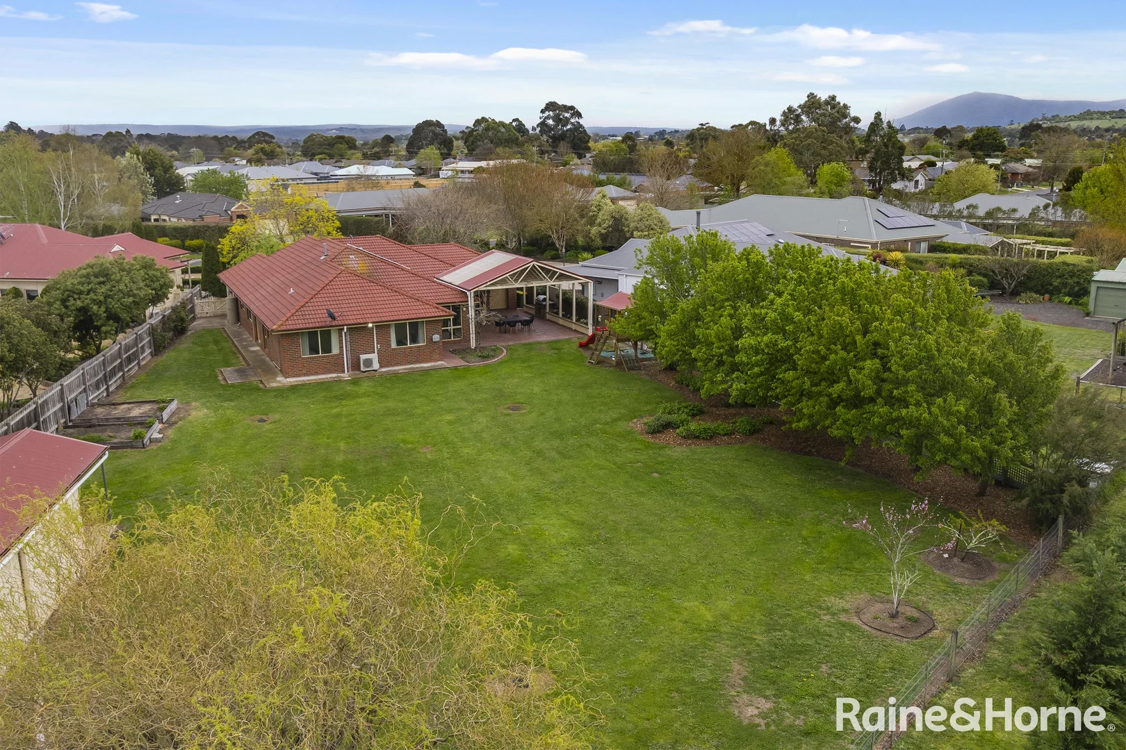 Additional image 23 of 5 Lauren Court, Gisborne VIC 3437