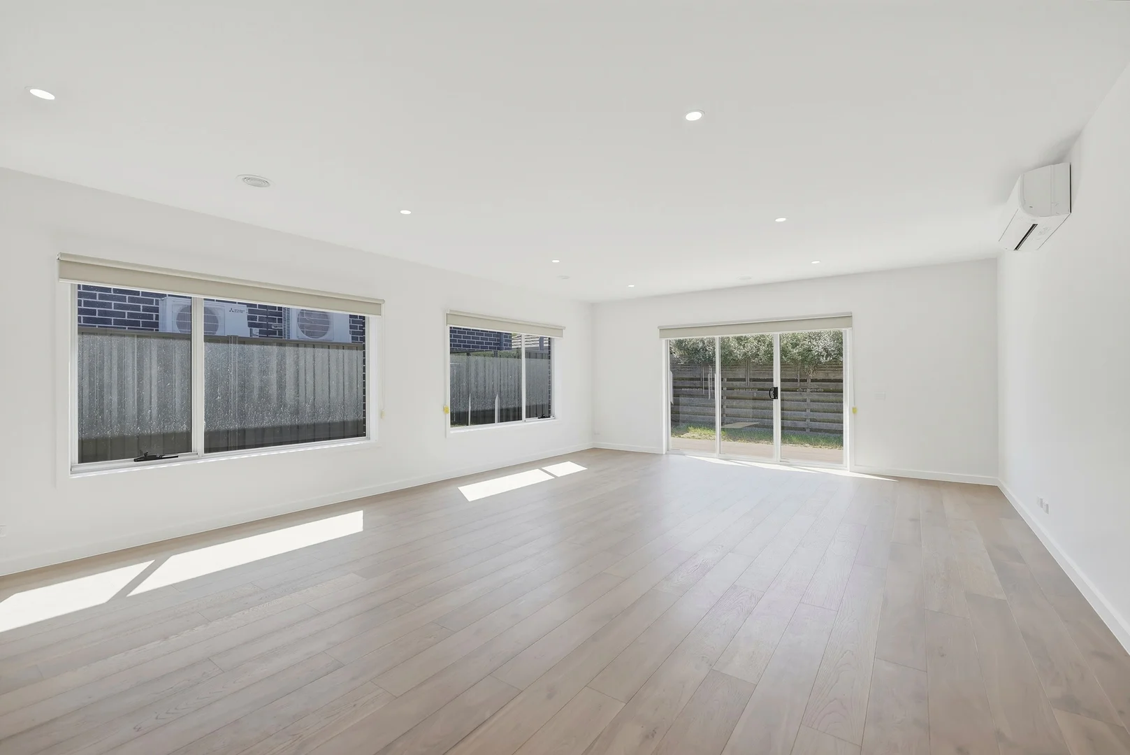 Additional image 8 of 2/10 Garden Place, Romsey VIC 3434