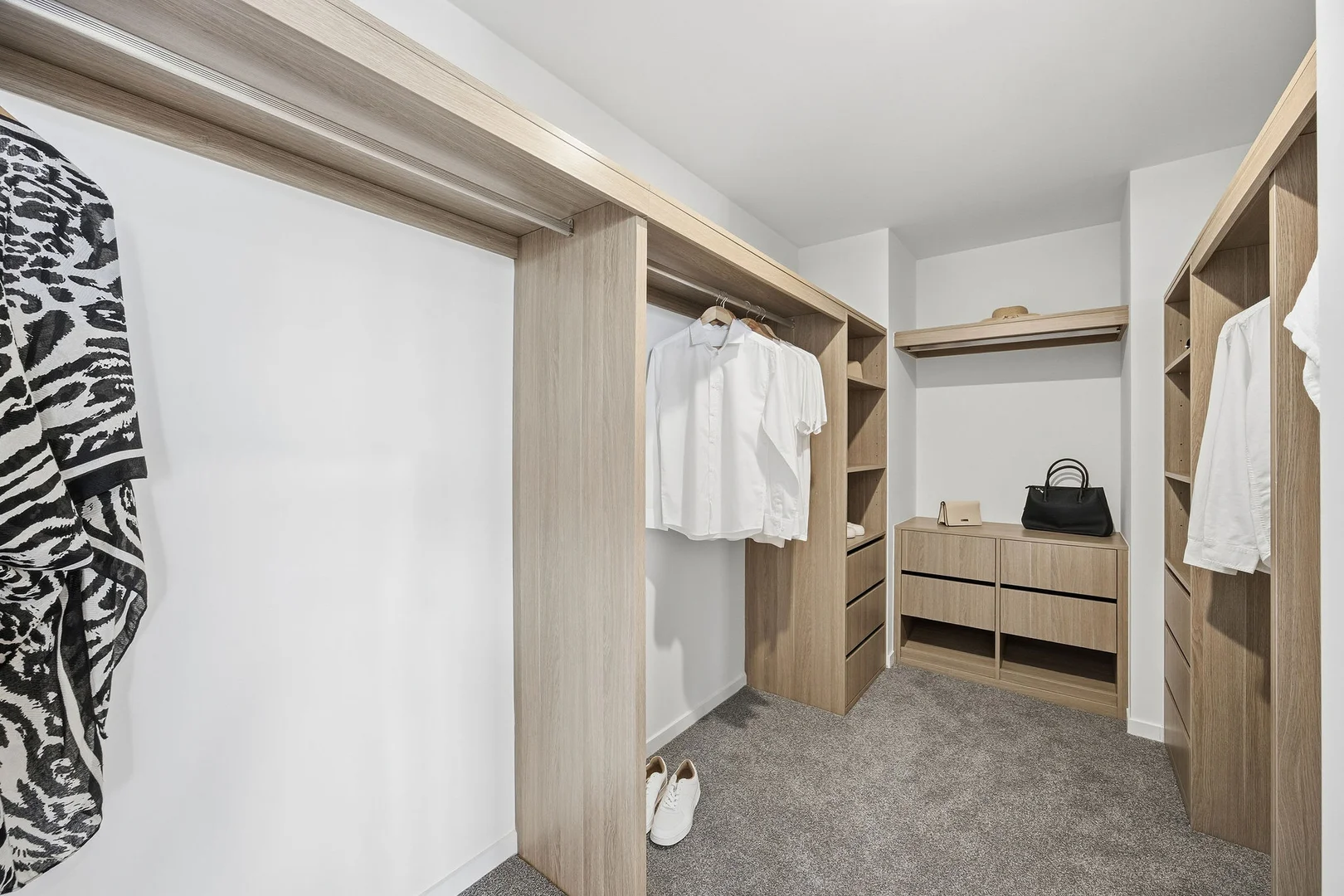 Additional image 3 of 10-12 Sickle Avenue, Hope Island QLD 4212