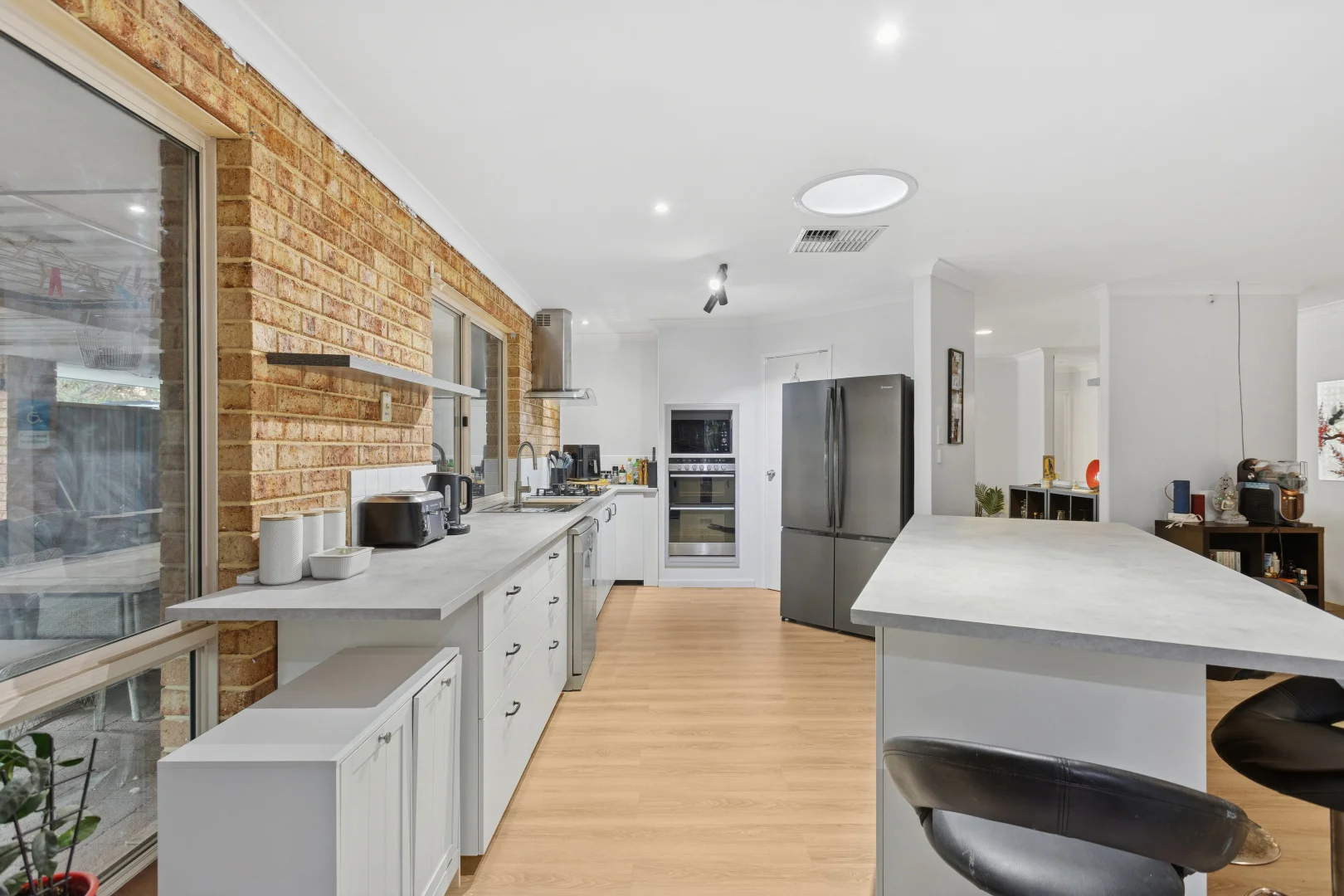 2 Summit Grove, Swan View WA 6056 photo 2