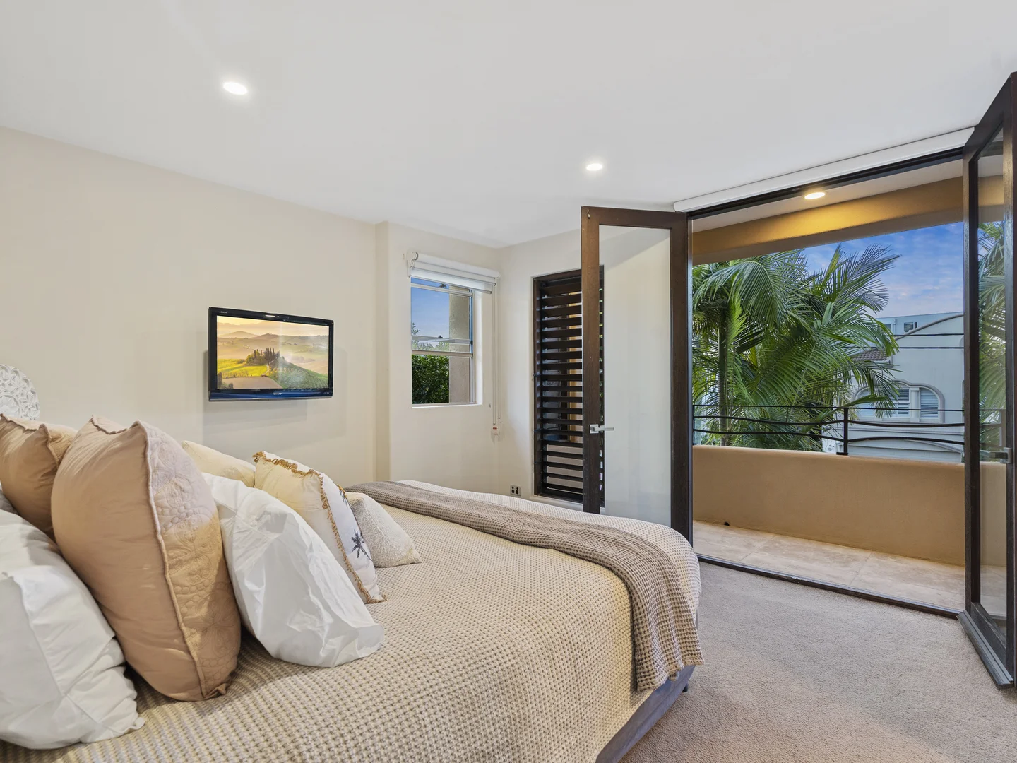 Additional image 19 of 2/42 Cronin Avenue, Main Beach QLD 4217