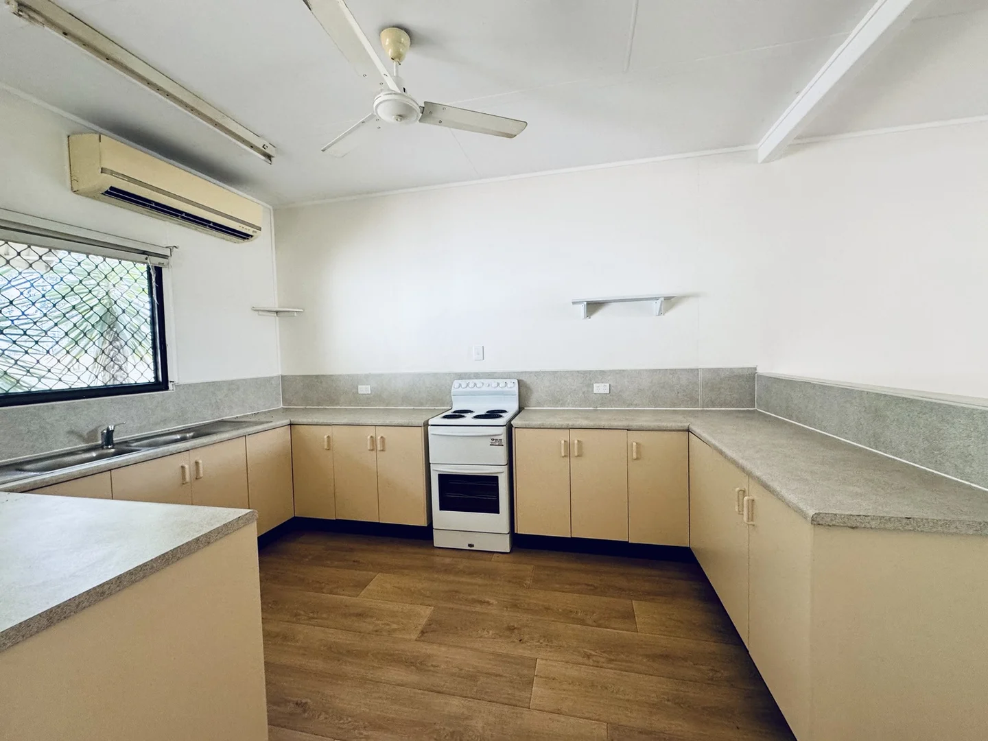 Additional image 4 of 89a and b MCCOOL Street, Moranbah QLD 4744