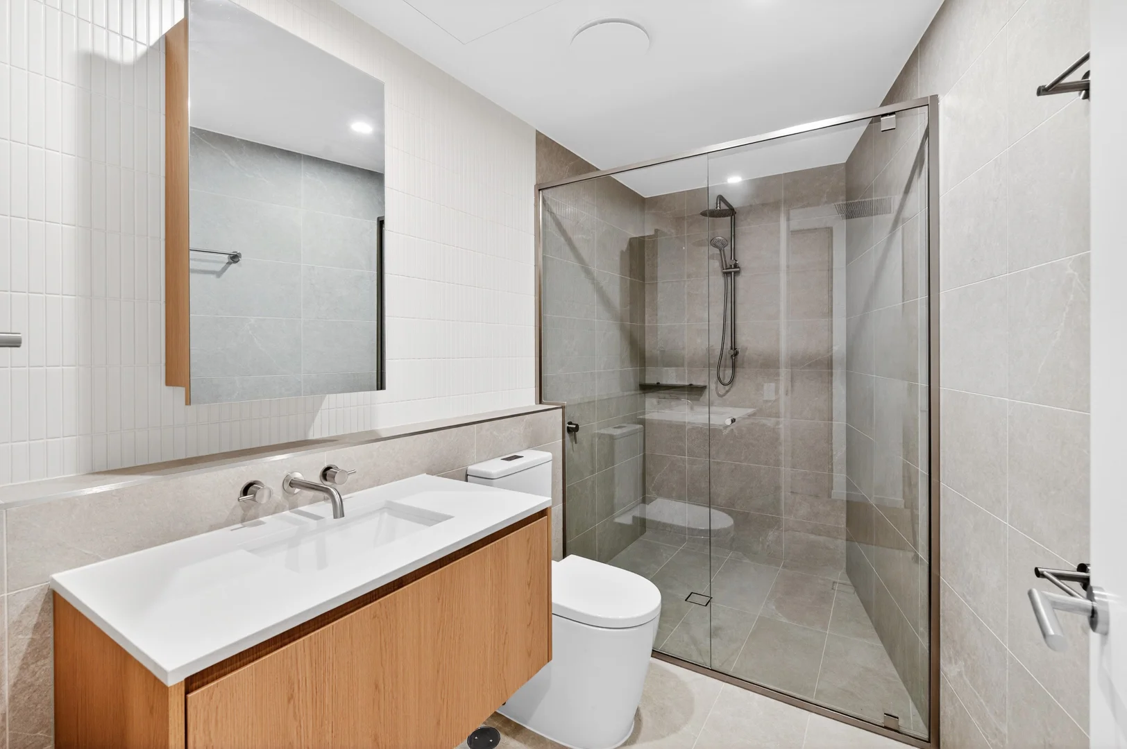 Additional image 15 of 801/146 Surf Parade, Broadbeach QLD 4218