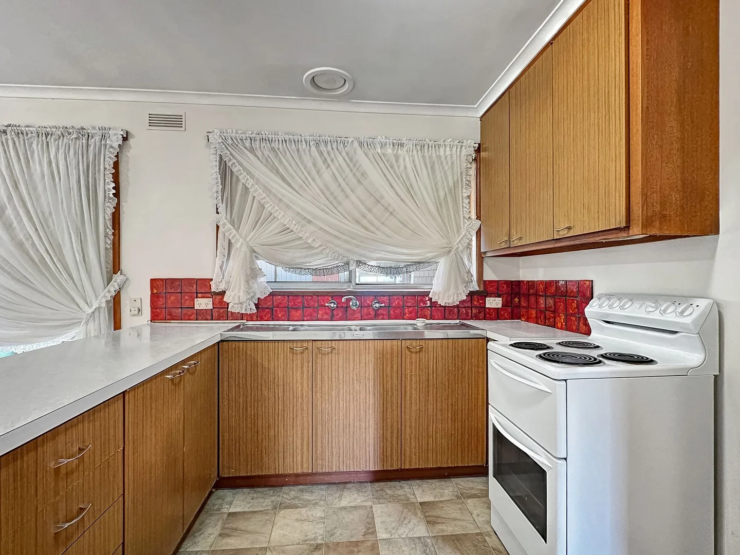 Additional image 2 of 16 Logan Street, Maryborough VIC 3465