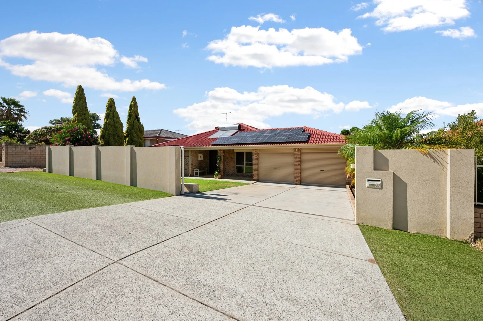 87 Barrington Street, Lake Coogee WA 6166