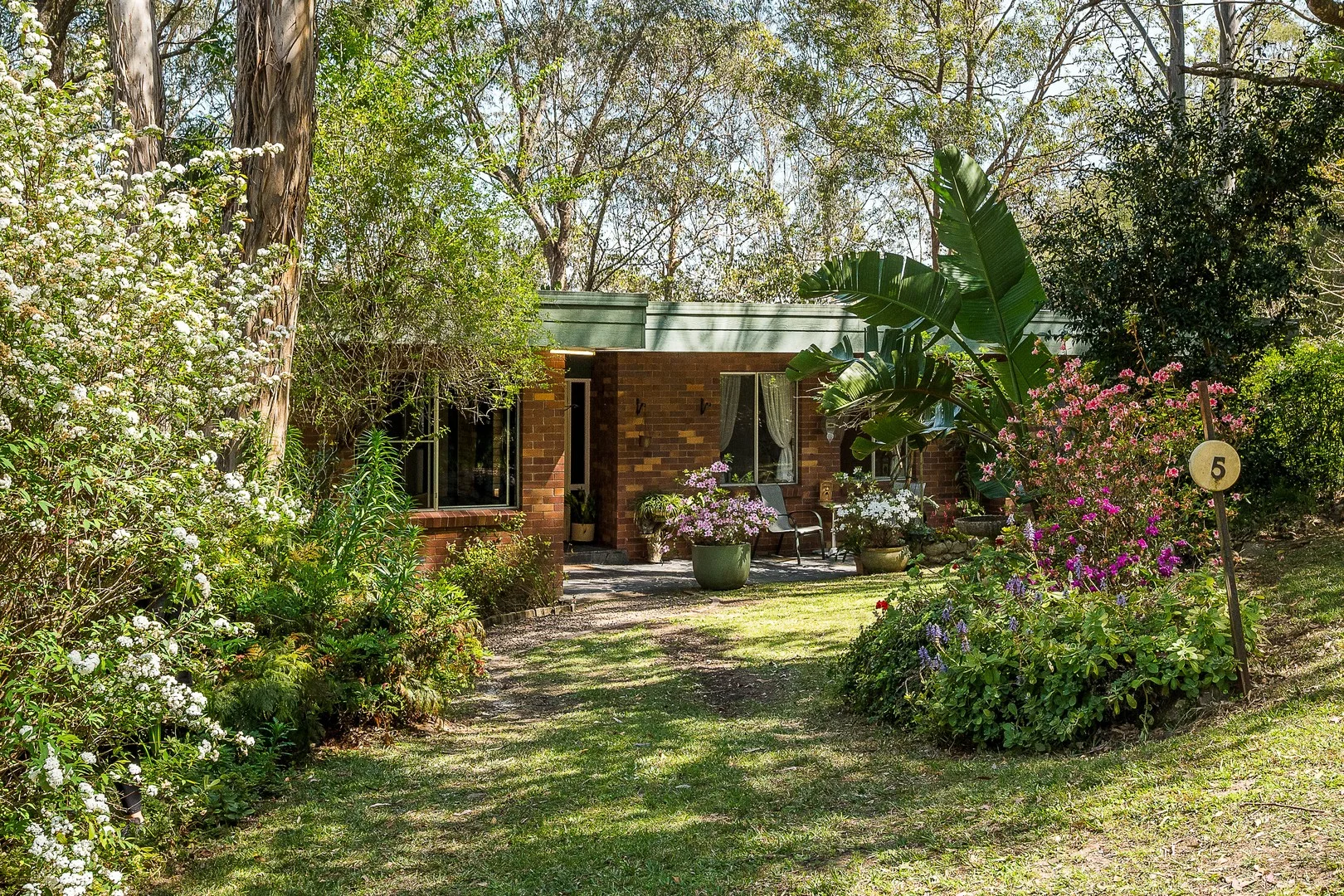 5 Bateson Road, Mount Nebo QLD 4520