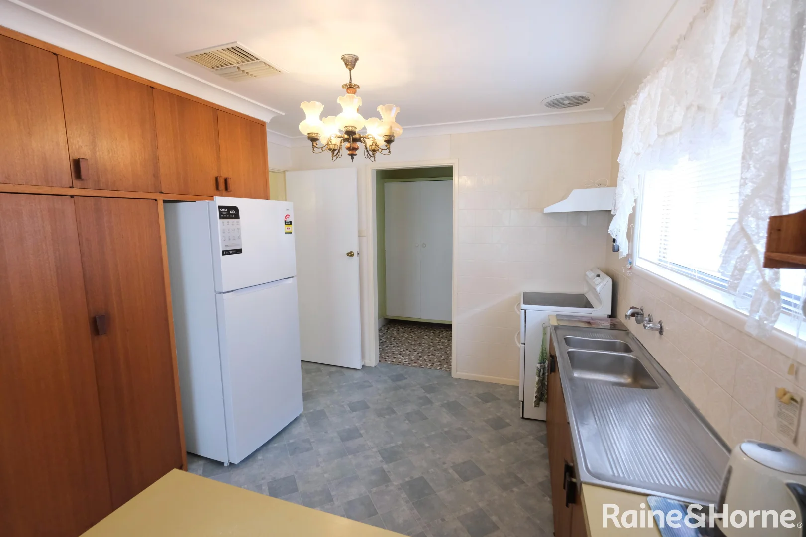 Additional image 3 of 10 Woodland Avenue, Inverell NSW 2360