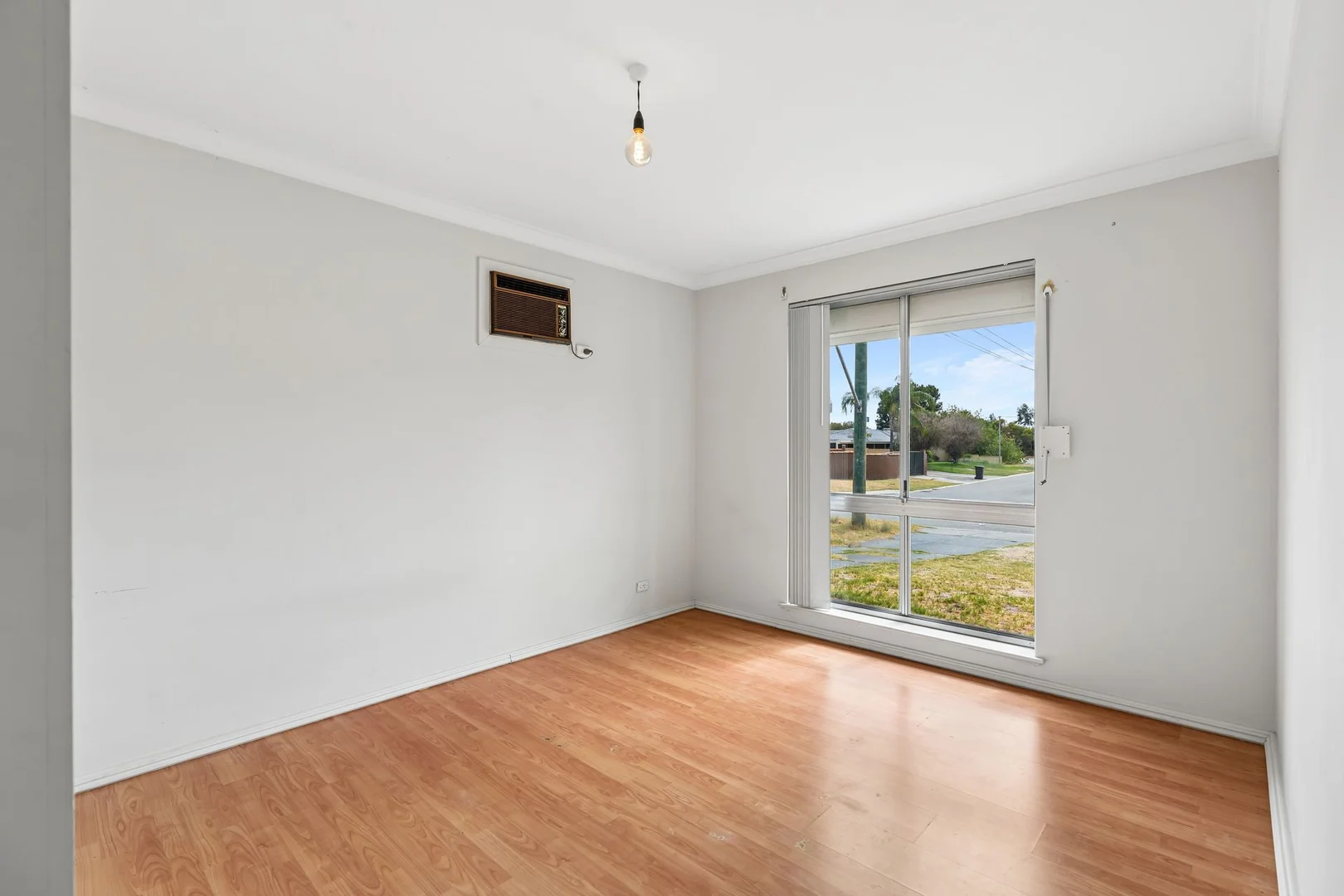 Additional image 12 of 28 Wooramel Crescent, Gosnells WA 6110