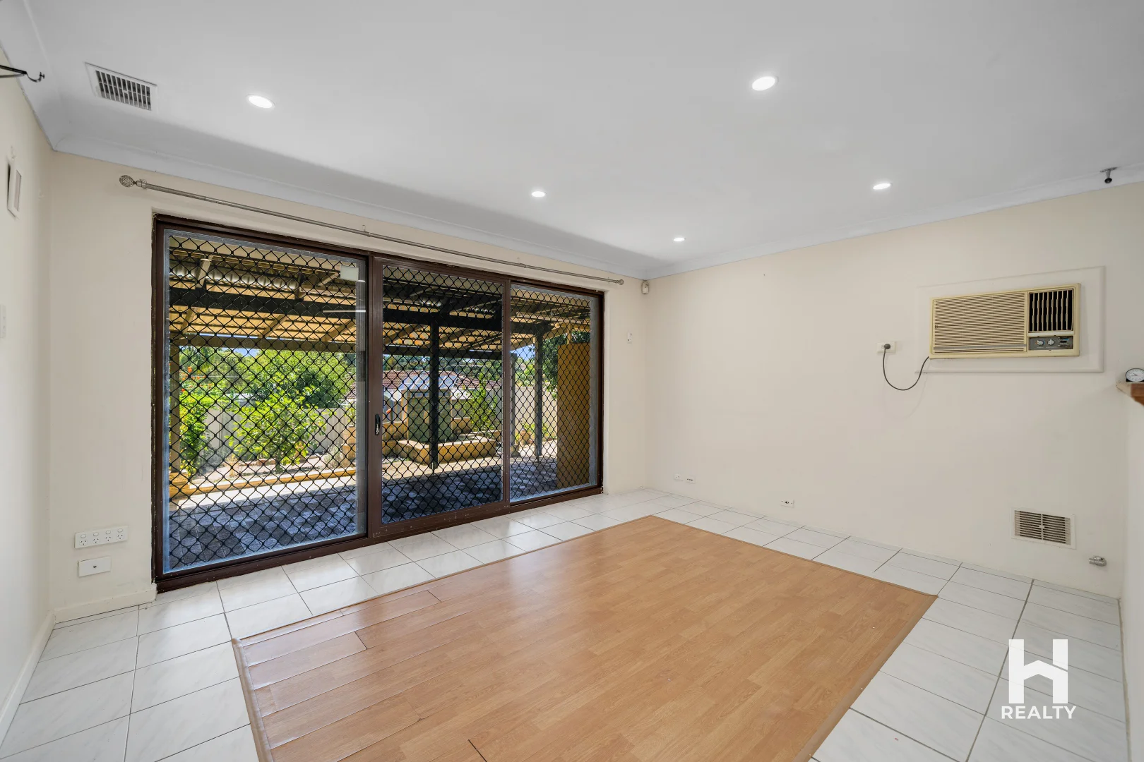 Additional image 10 of 42 Oakleaf Circle, Mirrabooka WA 6061