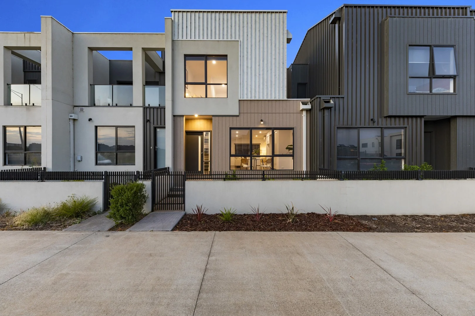 9 Travertine Loop, Berwick VIC 3806