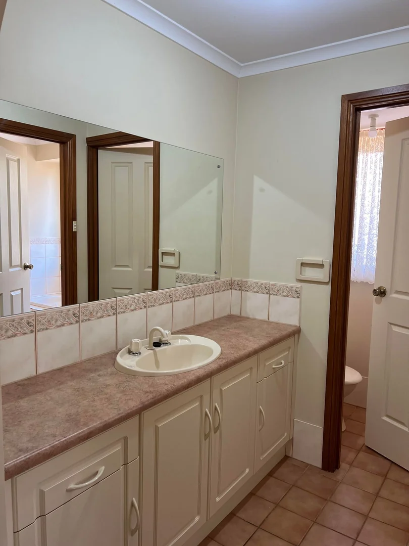 Additional image 25 of 15 Maireana Circuit, Roxby Downs SA 5725