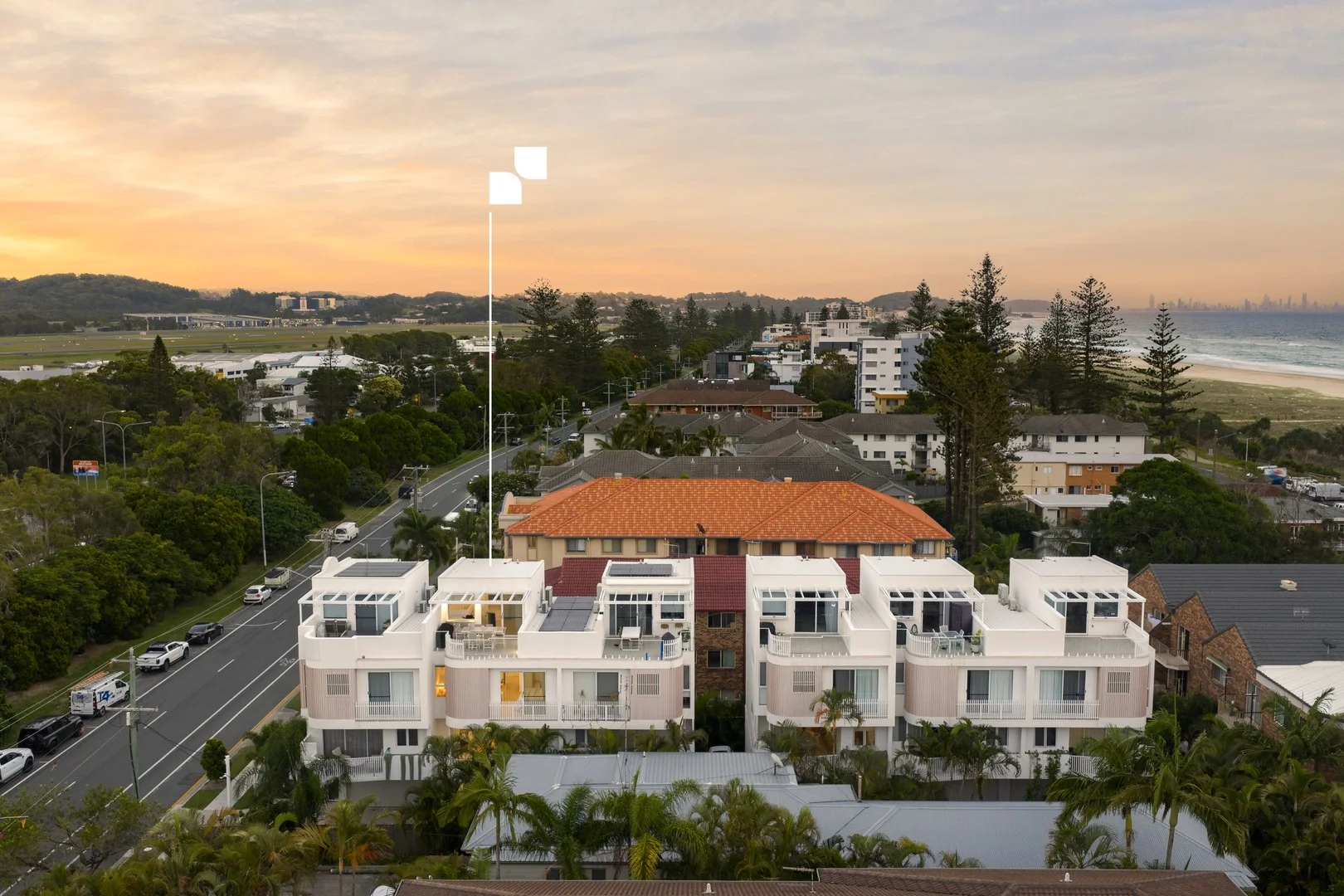 2/135 Golden Four Drive, Bilinga QLD 4225