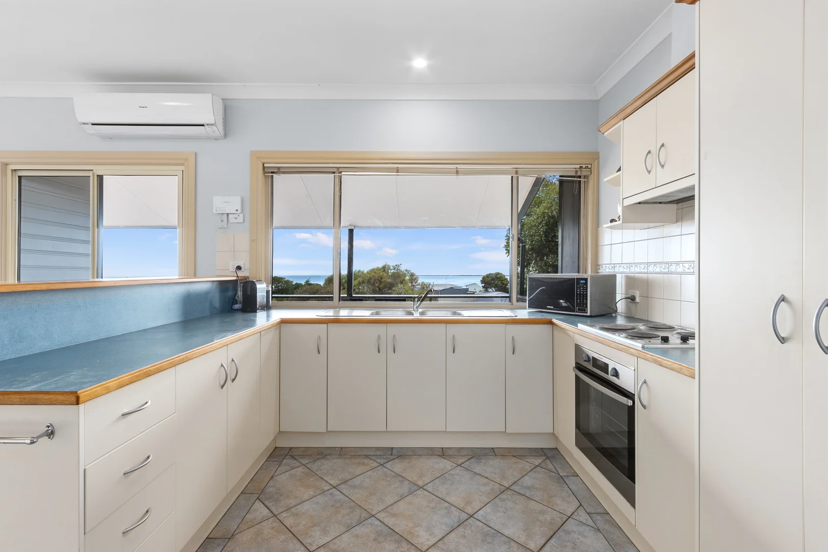 Additional image 8 of 17 Hardwicke Close, Point Turton SA 5575