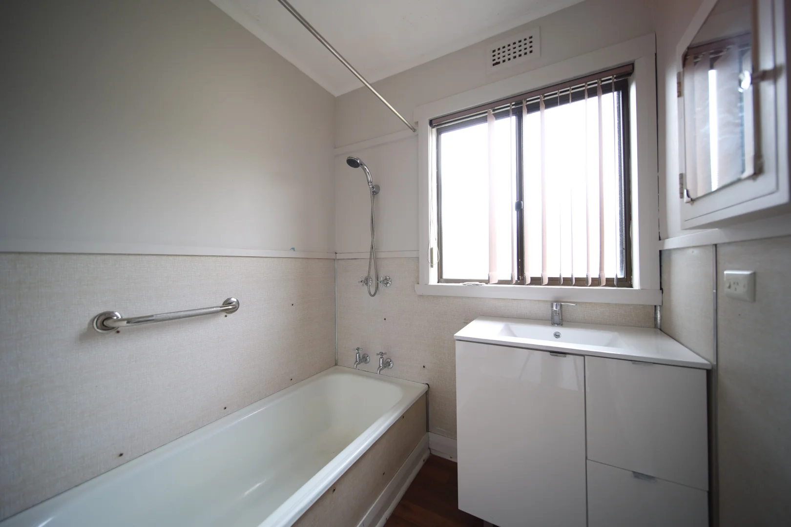 Additional image 8 of 10 Elliott Street, Queenstown TAS 7467