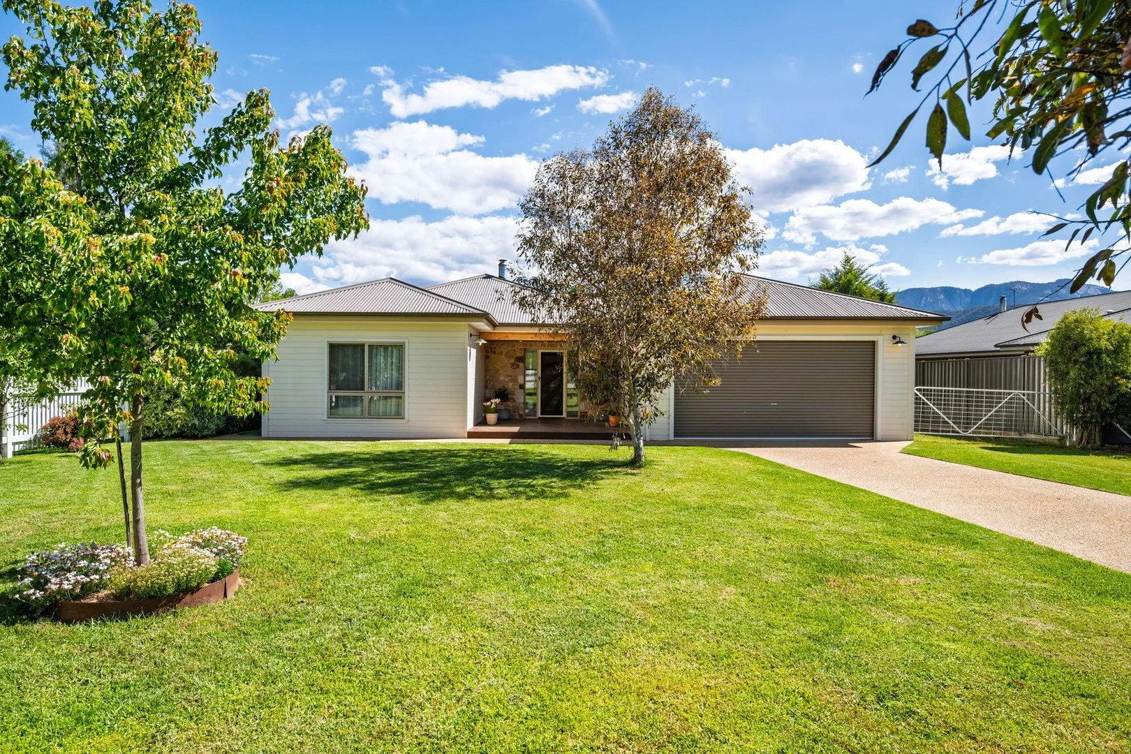 Additional image 2 of 74 Station Street, Porepunkah VIC 3740