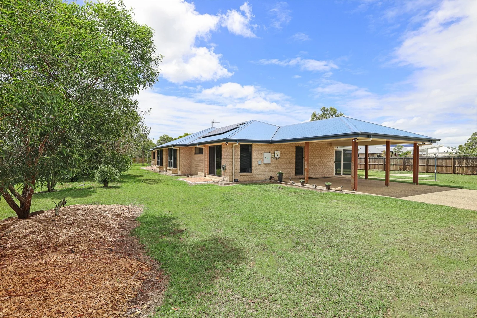 6 Idalia Court, Branyan QLD 4670