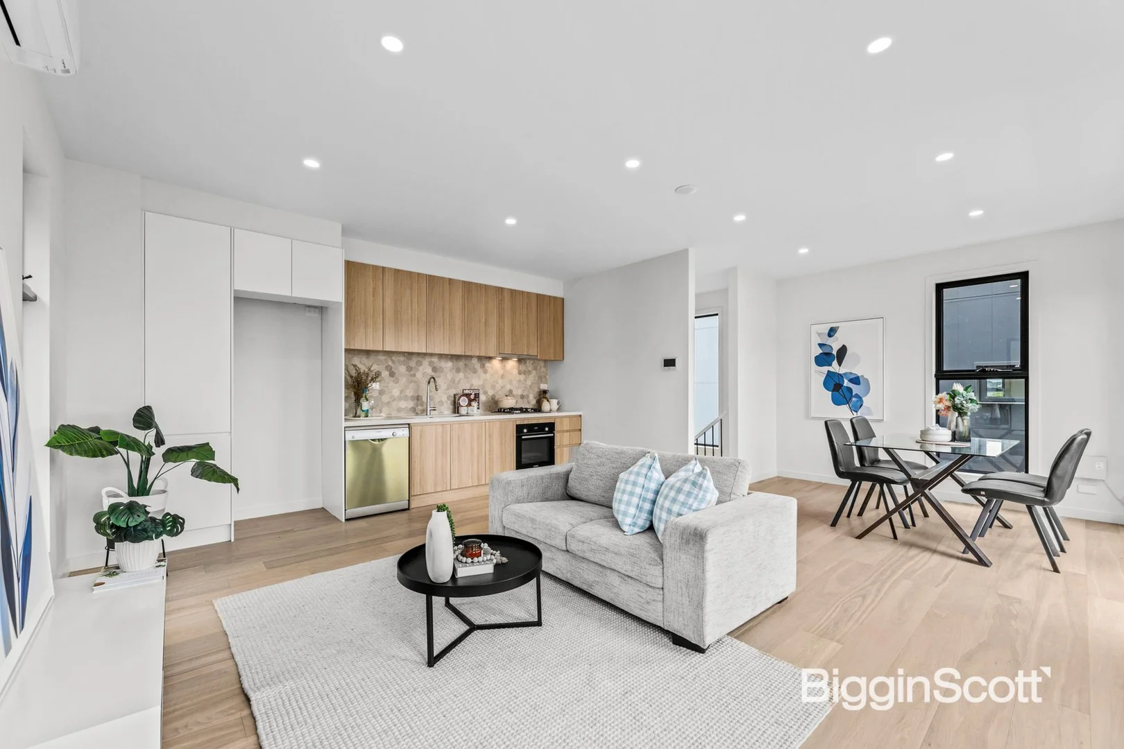 Additional image 3 of 1/3 Dryden Street, Doncaster East VIC 3109