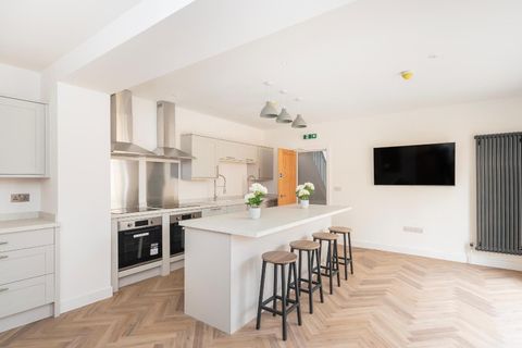 Bath Street, Staple Hill BS16