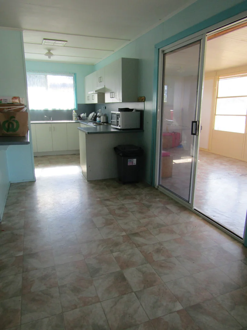 Additional image 4 of 40 Bottletree Avenue, Blackwater QLD 4717