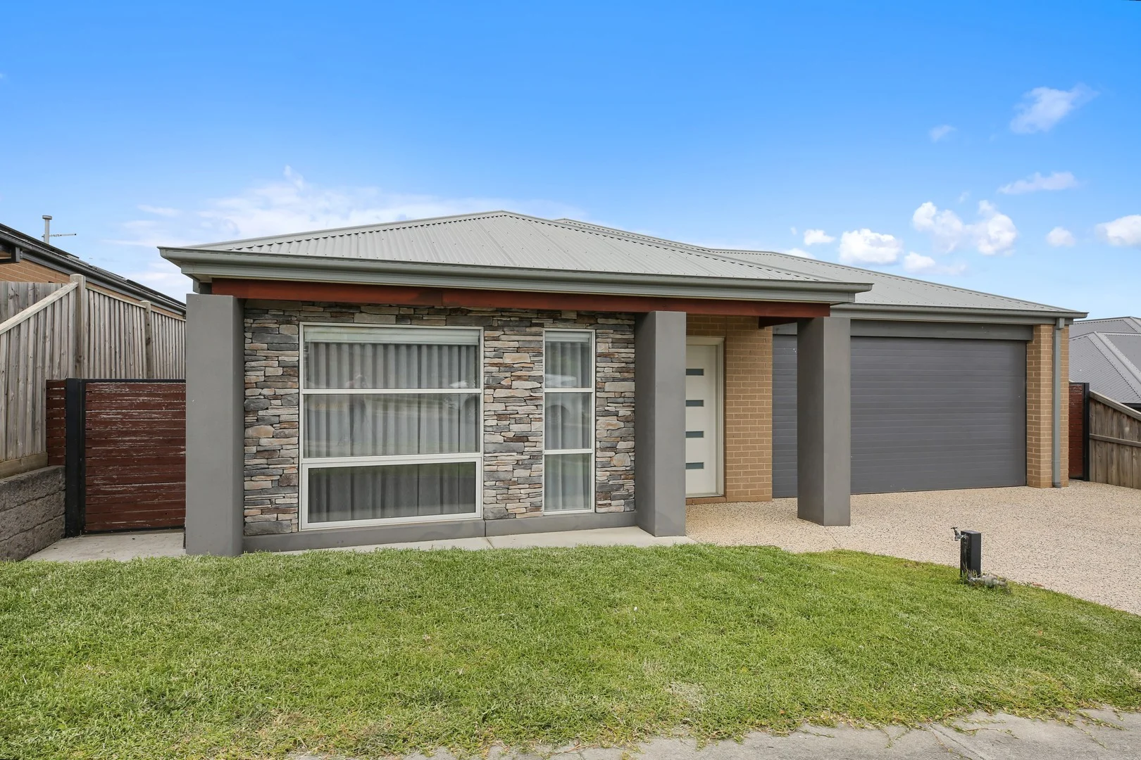24 Minster Avenue, Warragul VIC 3820