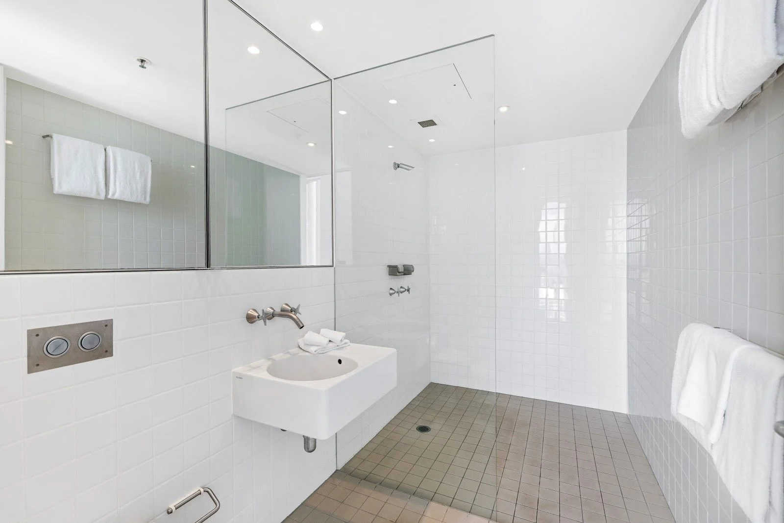 Additional image 16 of 2401/159 Old Burleigh Road, Broadbeach QLD 4218