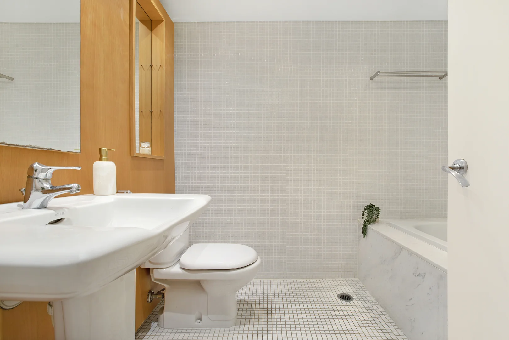 Additional image 4 of 1214/30 Glen Street, Milsons Point NSW 2061