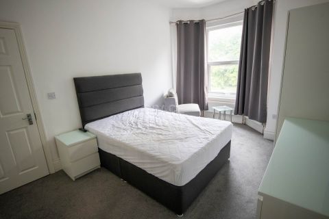 Wokingham Road, Reading, Berkshire RG6, Room to rent