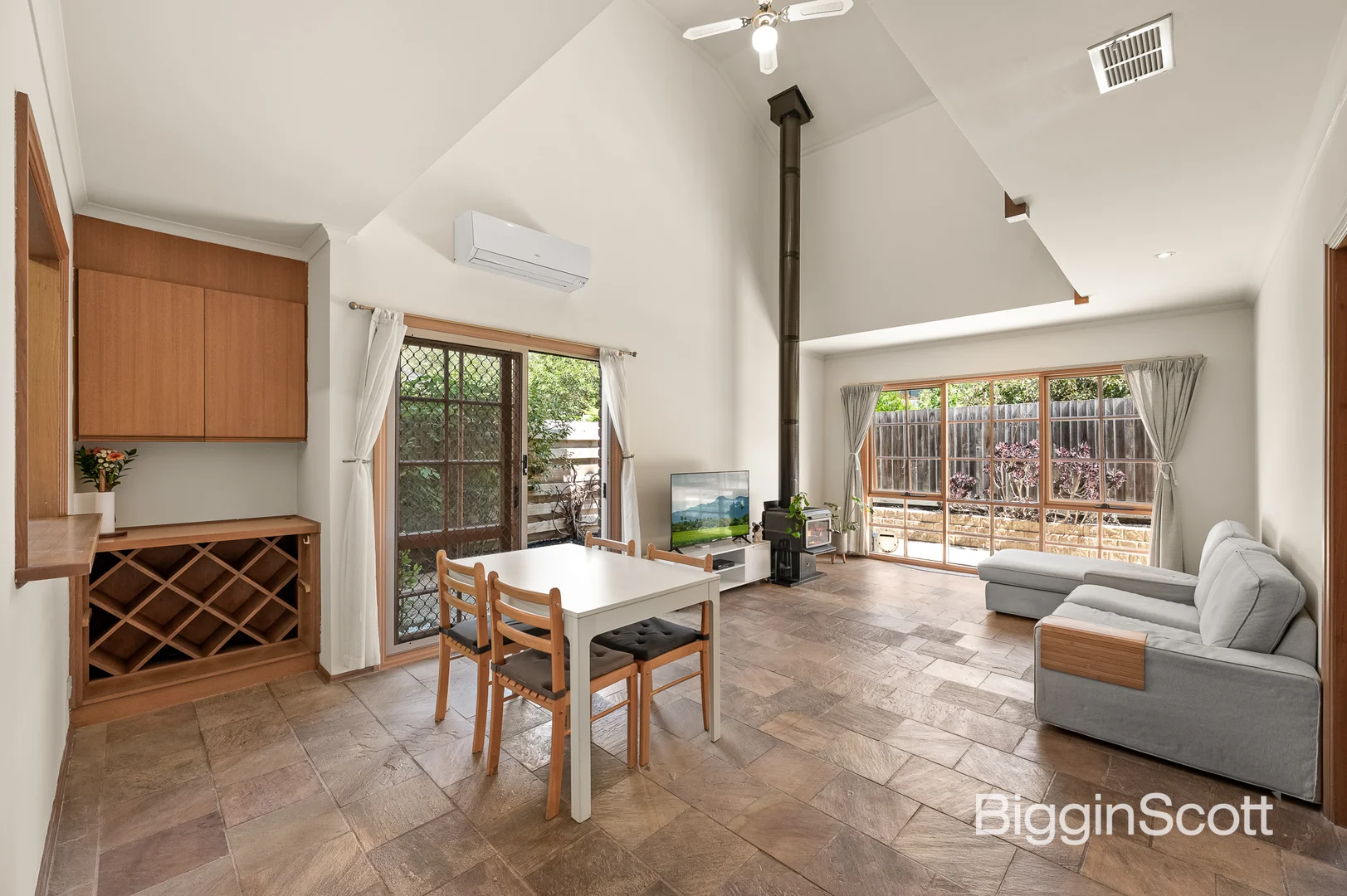 Additional image 4 of 5/9 Long Valley Way, Doncaster East VIC 3109