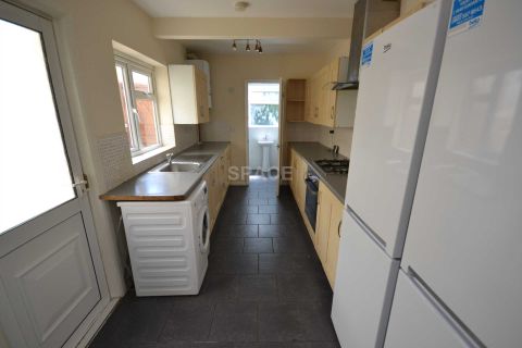 Pitcroft Avenue, Reading, Berkshire RG6