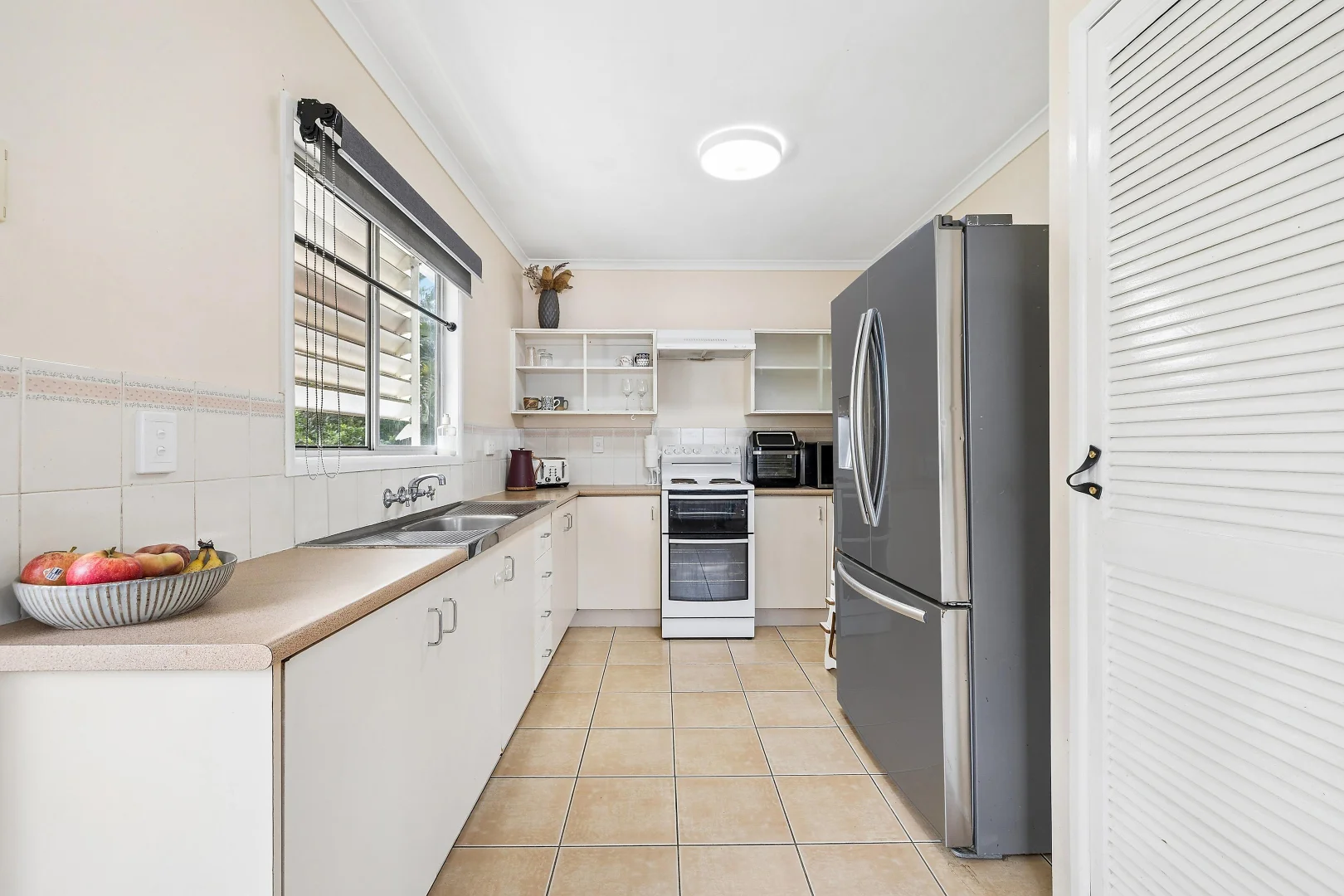 Additional image 3 of 290 Blanchfield Street, Koongal QLD 4701