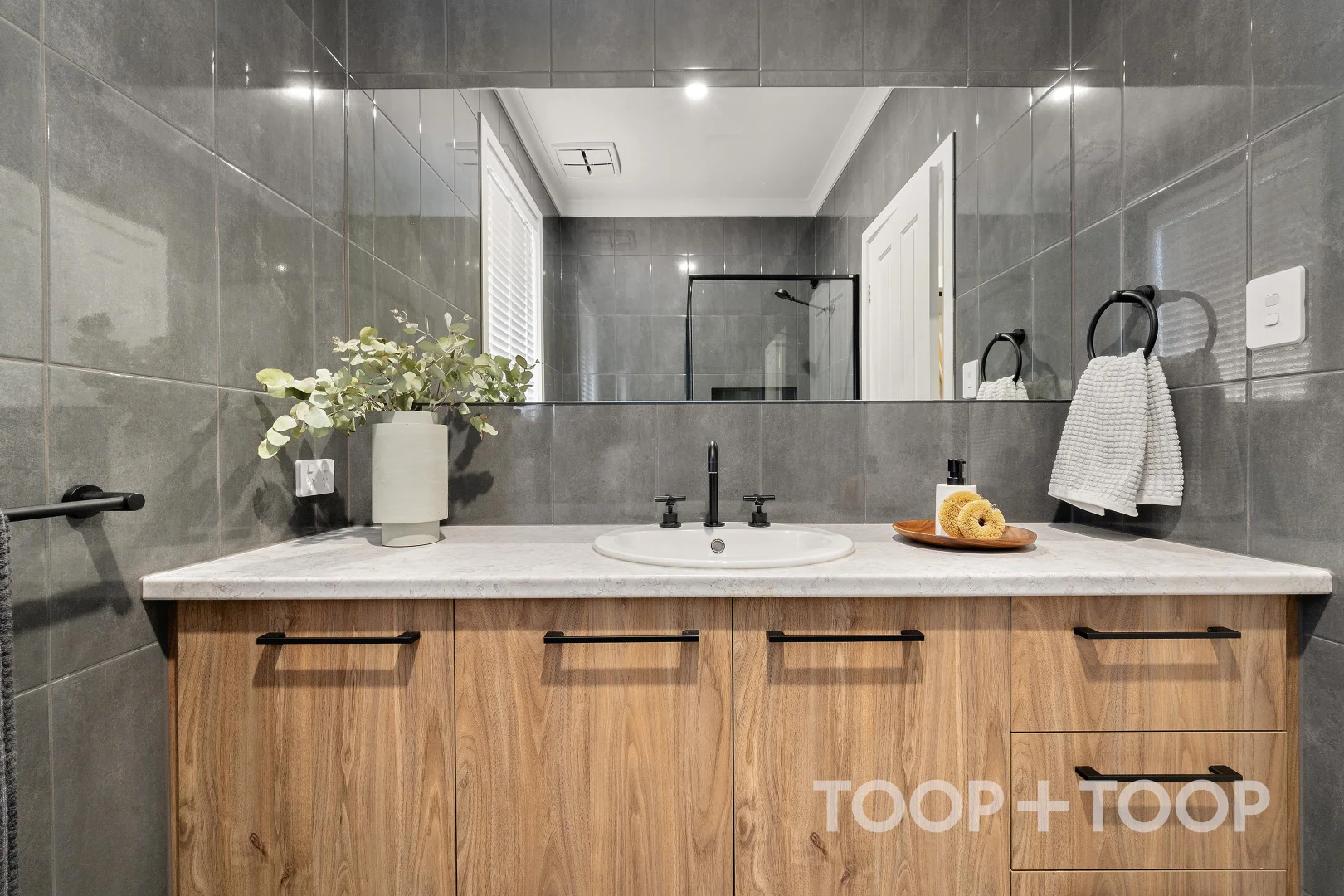 Additional image 10 of 33 Pine Lodge Crescent, Grange SA 5022