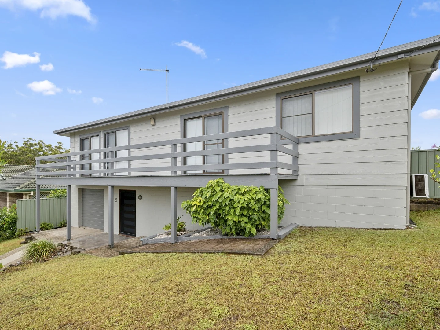 5 Campbell Street, Safety Beach NSW 2456
