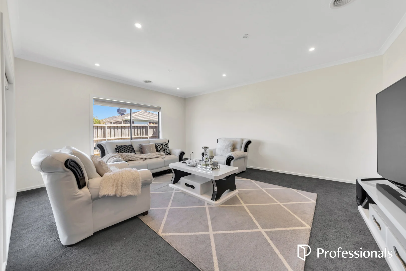 Additional image 11 of 70 Viewbright Road, Clyde North VIC 3978