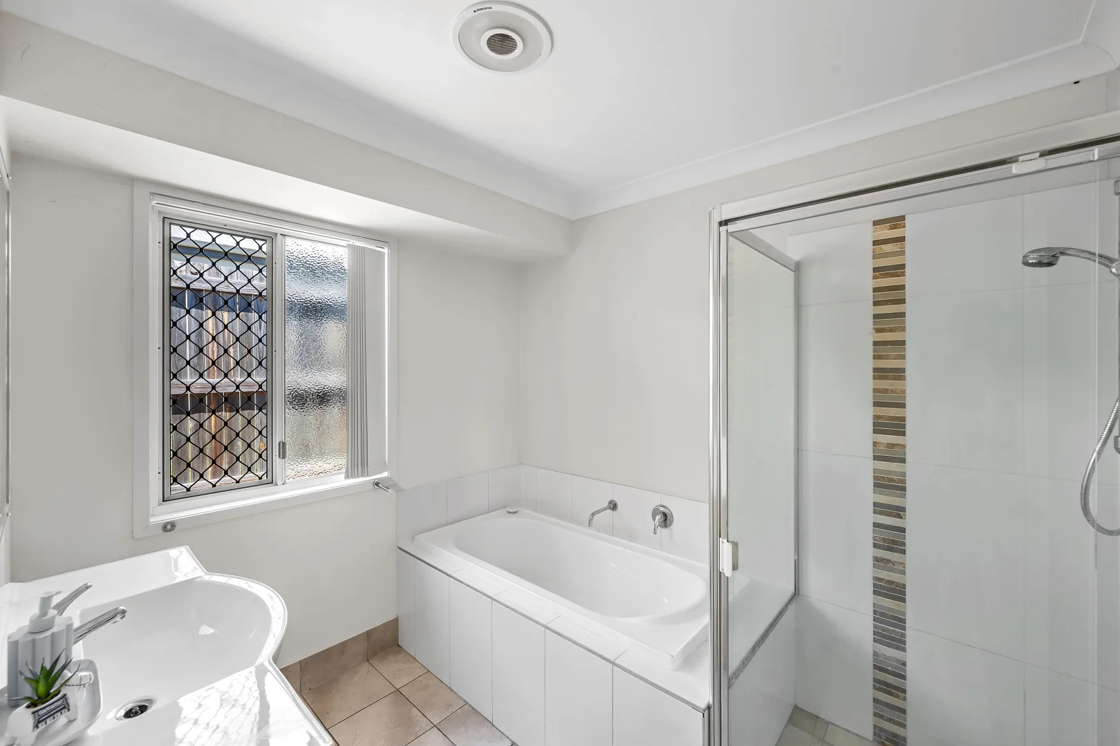 Additional image 8 of 7 Greengard Place, Kirkwood QLD 4680