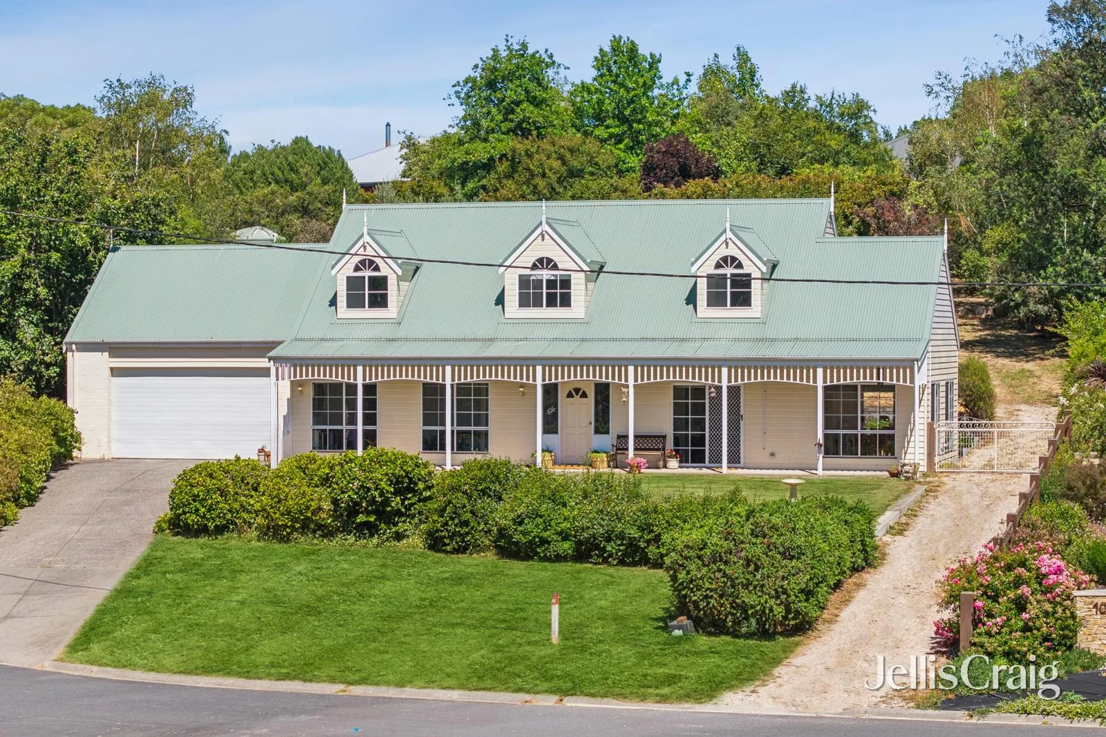 8 Tennyson Street, Woodend VIC 3442