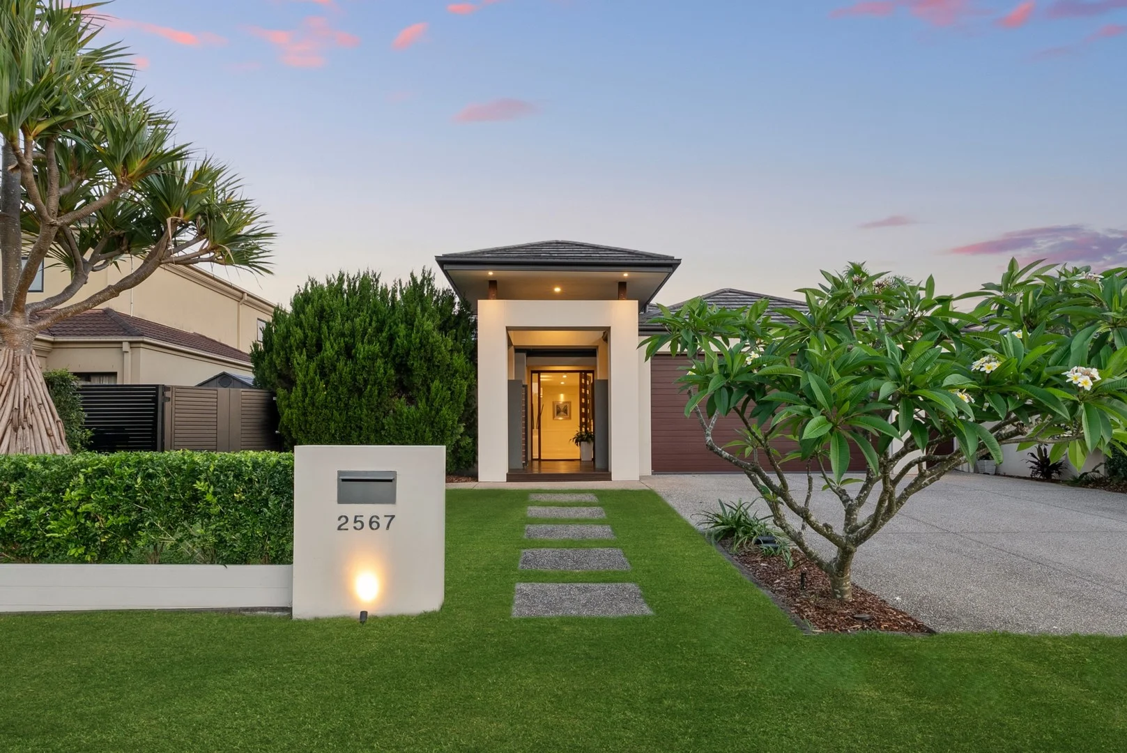 2567 Cressbrook Drive, Hope Island QLD 4212