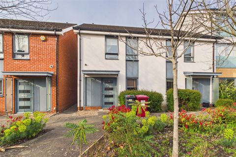 Puffin Way, Reading, Berkshire RG2