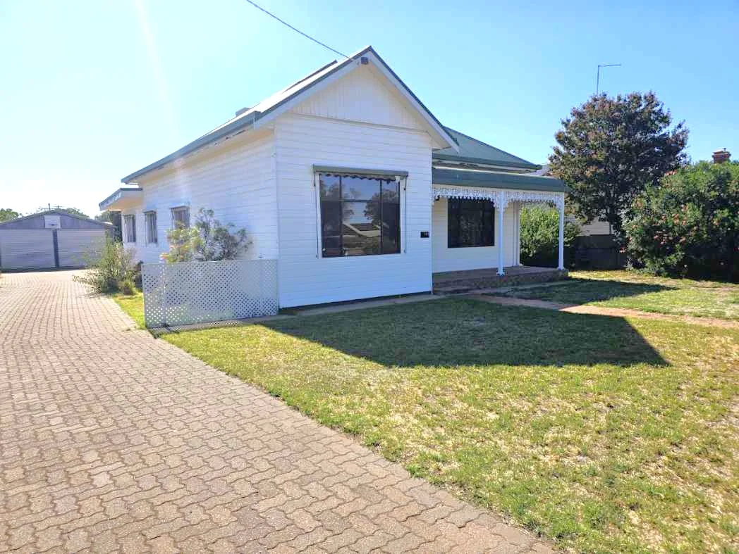 145 Woods Street, Donald VIC 3480
