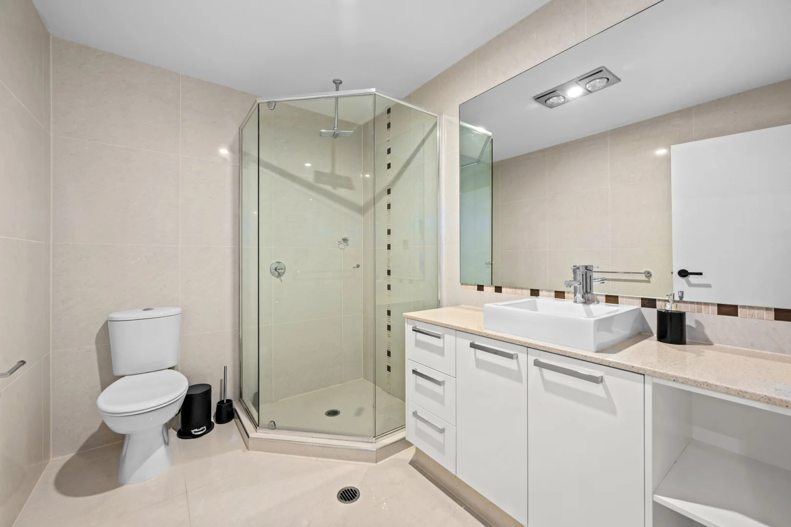 Additional image 31 of 4 Riverdowns Crescent, Helensvale QLD 4212