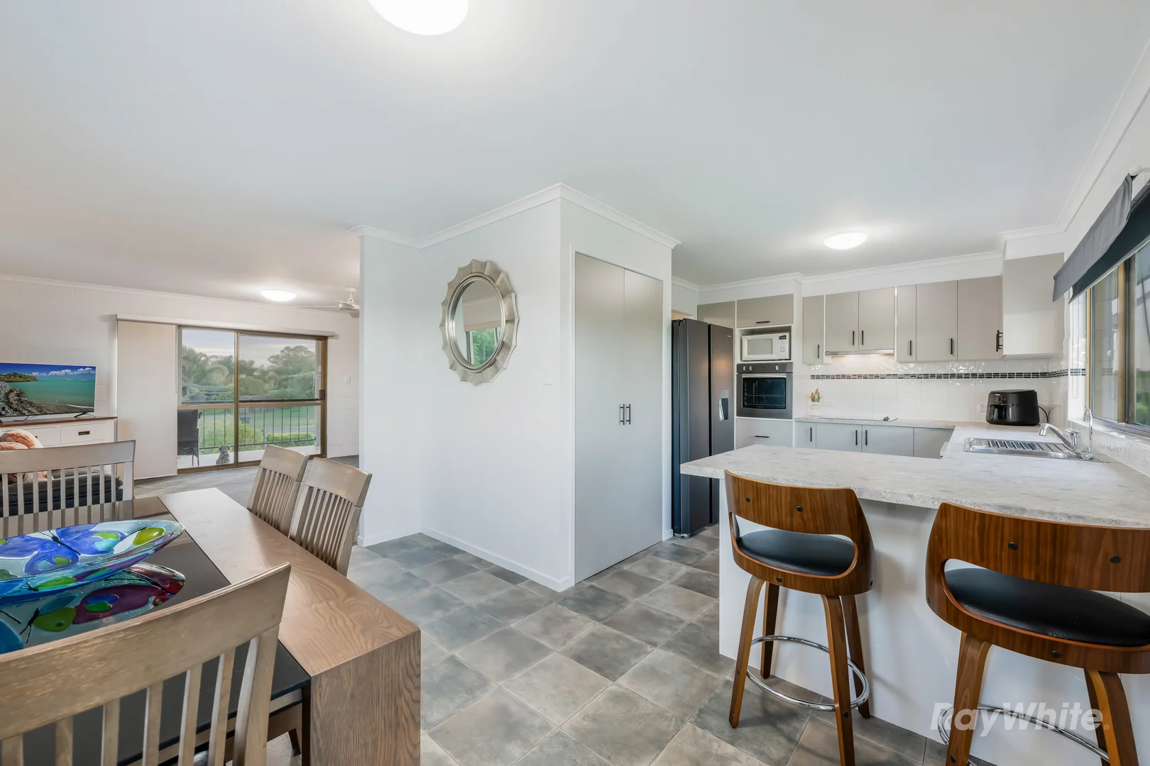 Additional image 9 of 9 Eden Street East, Walkers Point QLD 4650