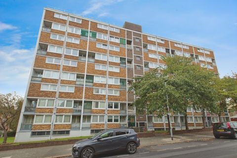 Kingsman Street, London SE18