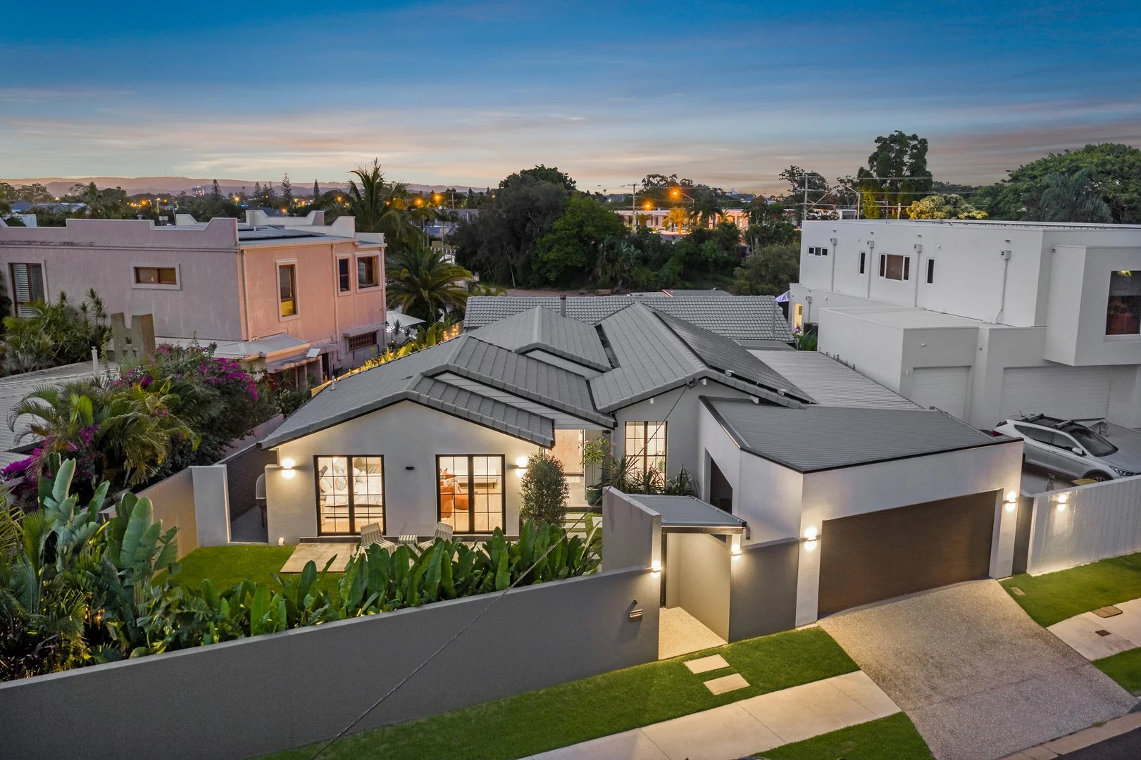 5 Fiesta Avenue, Isle Of Capri QLD 4217