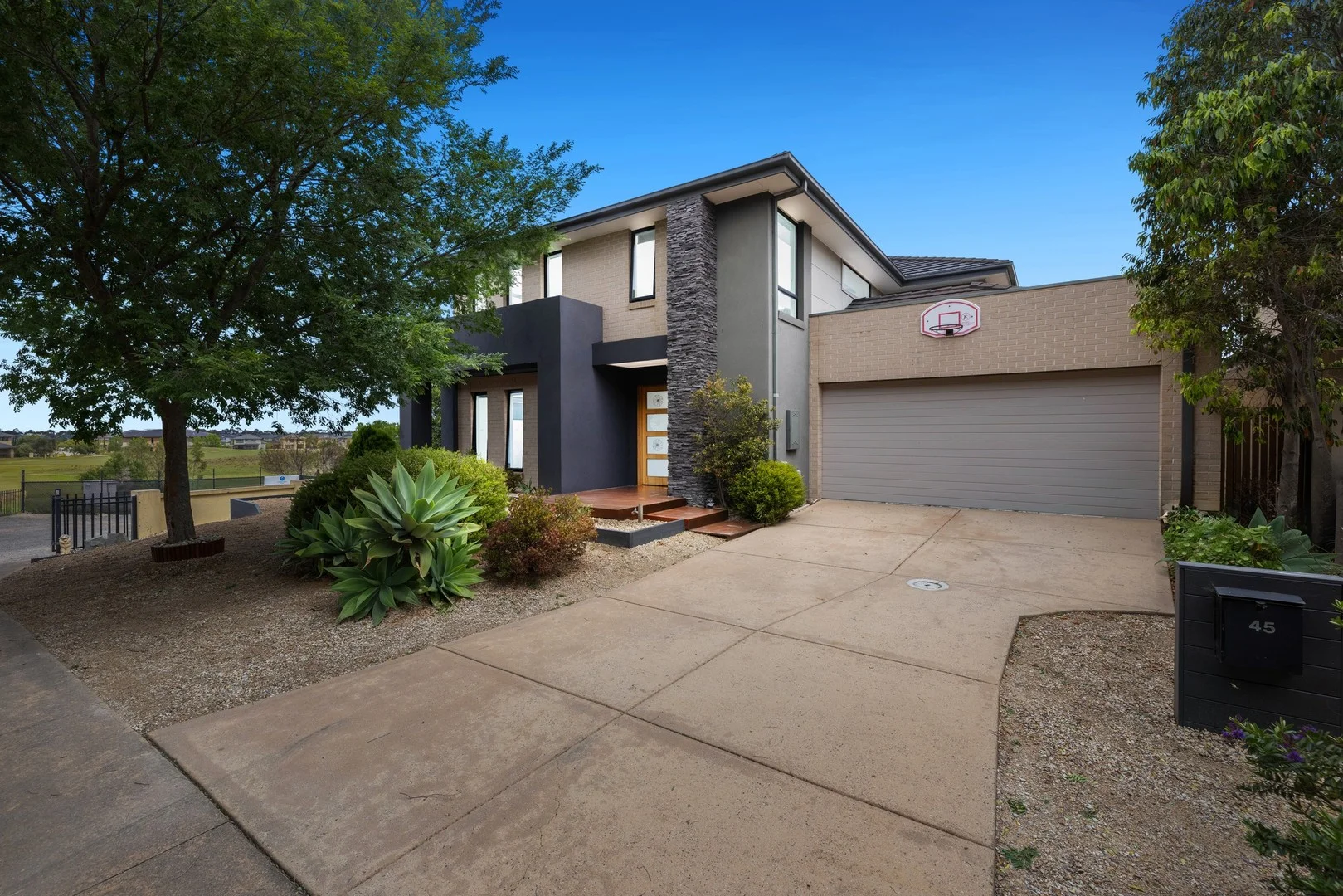 Additional image 3 of 45 Vaucluse Boulevard, Sanctuary Lakes VIC 3030