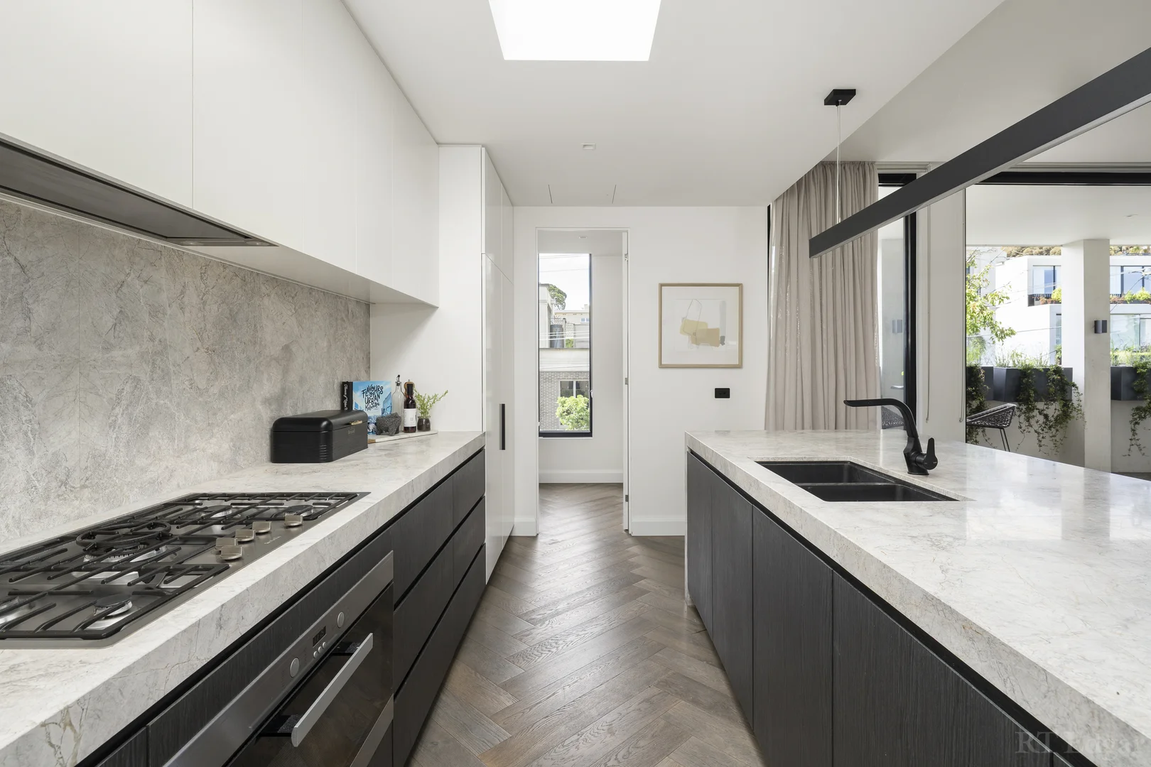 Additional image 5 of 3/2 Brookville Road, Toorak VIC 3142