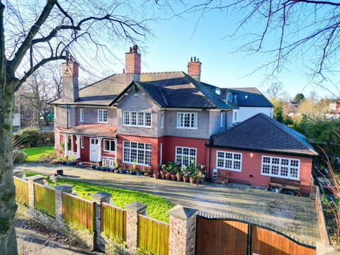 The Serpentine, Garston L19