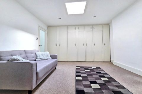 Gloucester Place, Marylebone, London NW1, Studio to rent