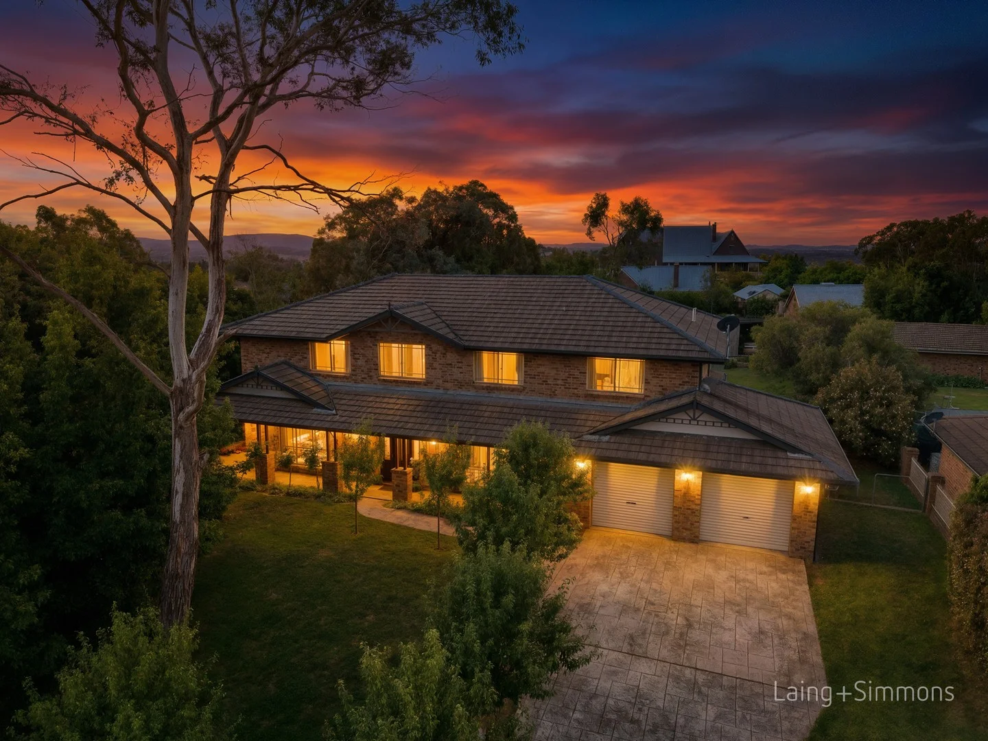 99 The Avenue, Armidale NSW 2350