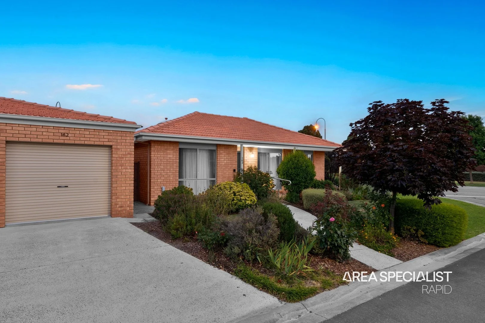 162/2 Rochester Parade, Cranbourne East VIC 3977