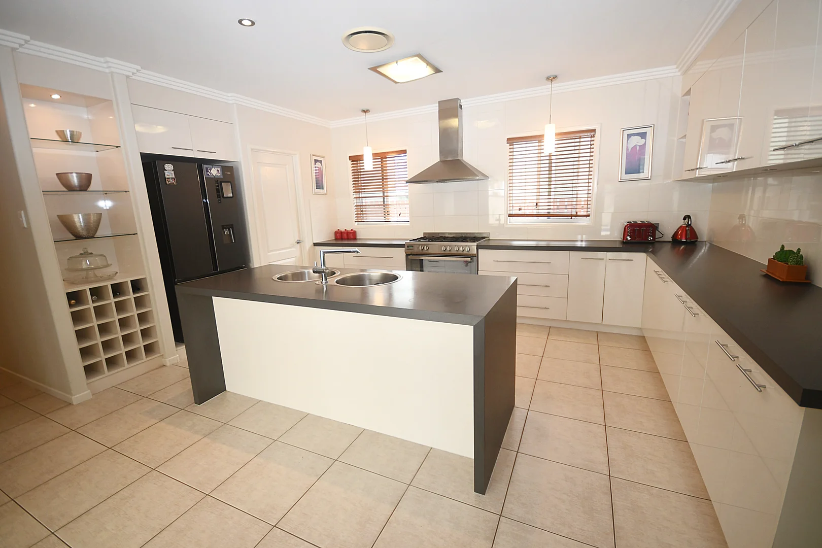 Additional image 3 of 6 Coast Bay Close, Point Vernon QLD 4655