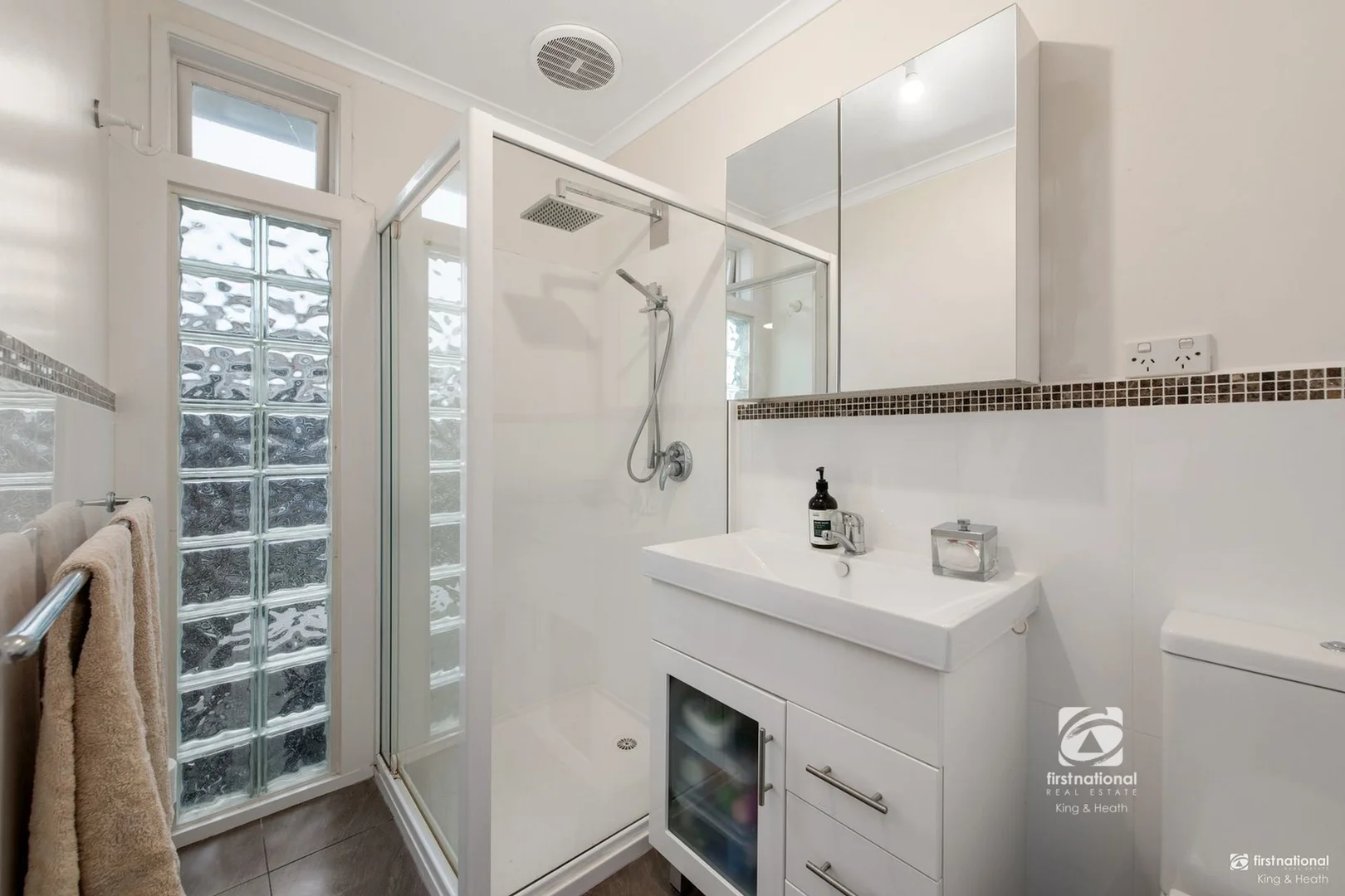 Additional image 11 of 27 Whiters Street, Lakes Entrance VIC 3909